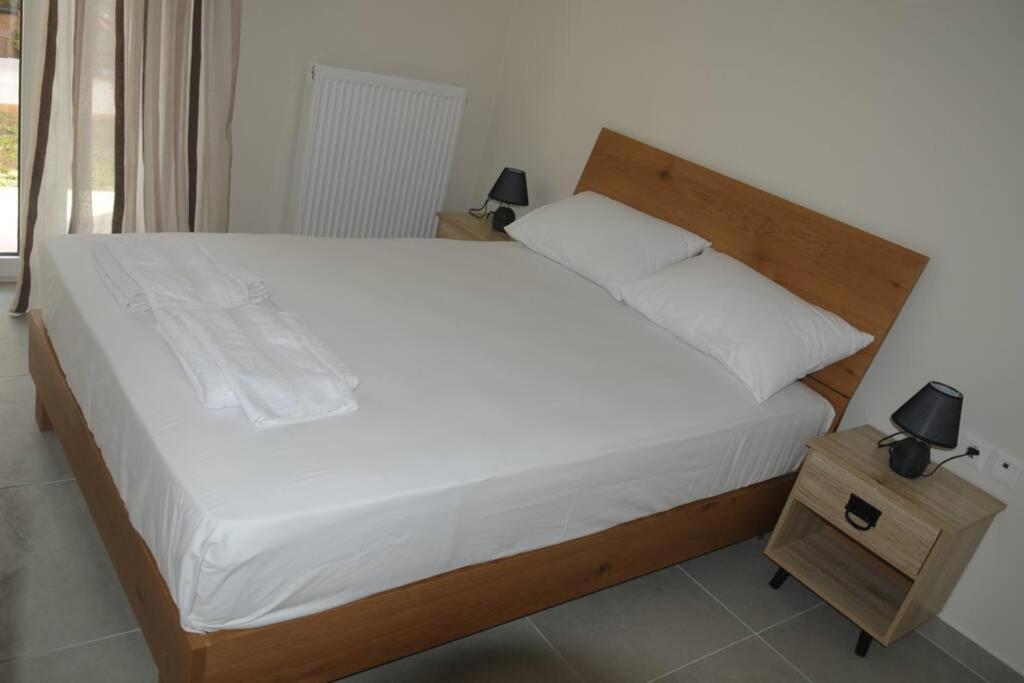 Lividio Apartment Lefkada City Bagian luar foto