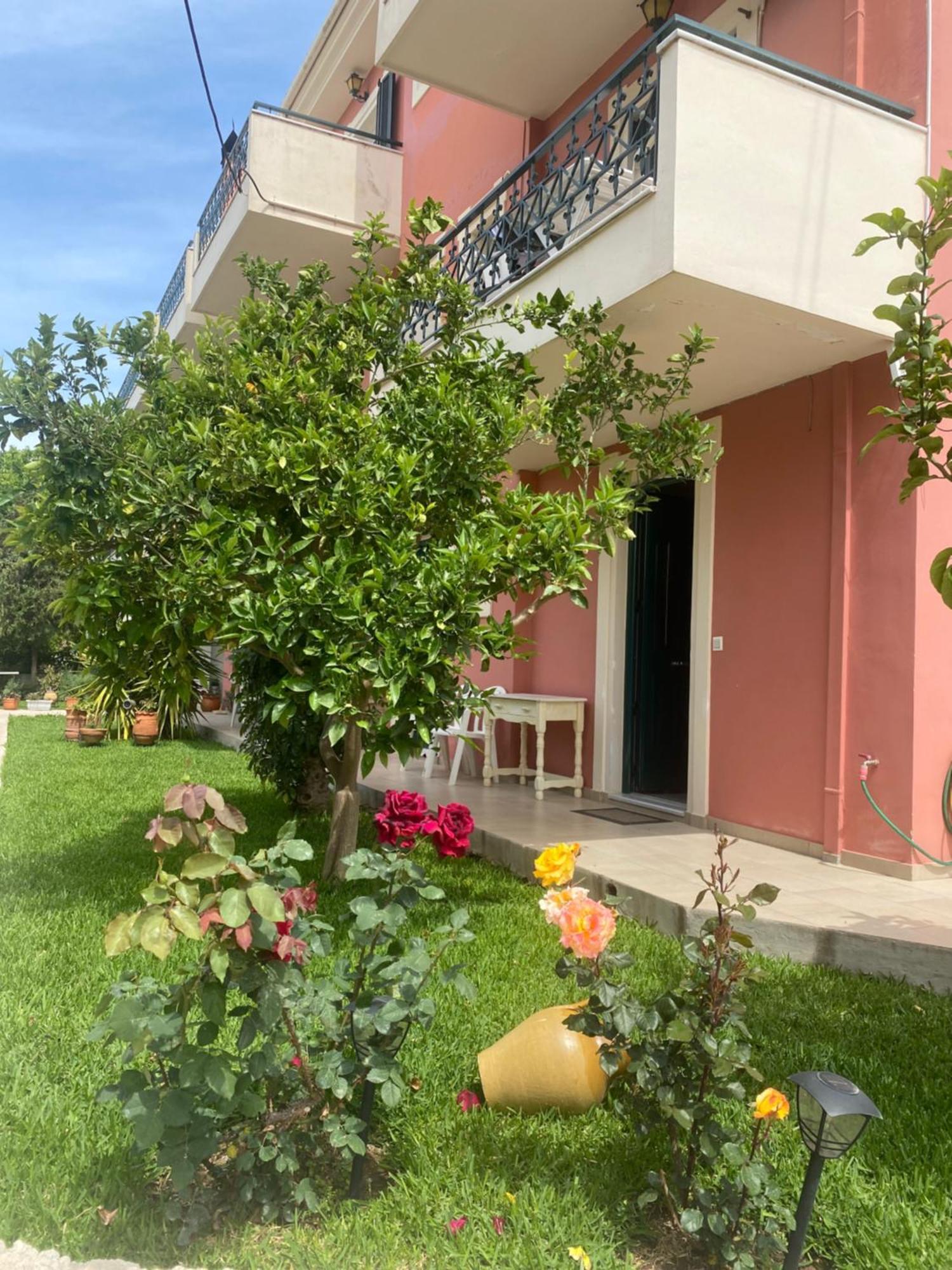Lividio Apartment Lefkada City Bagian luar foto
